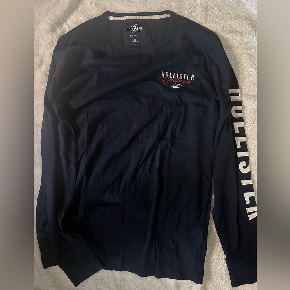 Medium Hollister LS in Blue, no tags/ unworn